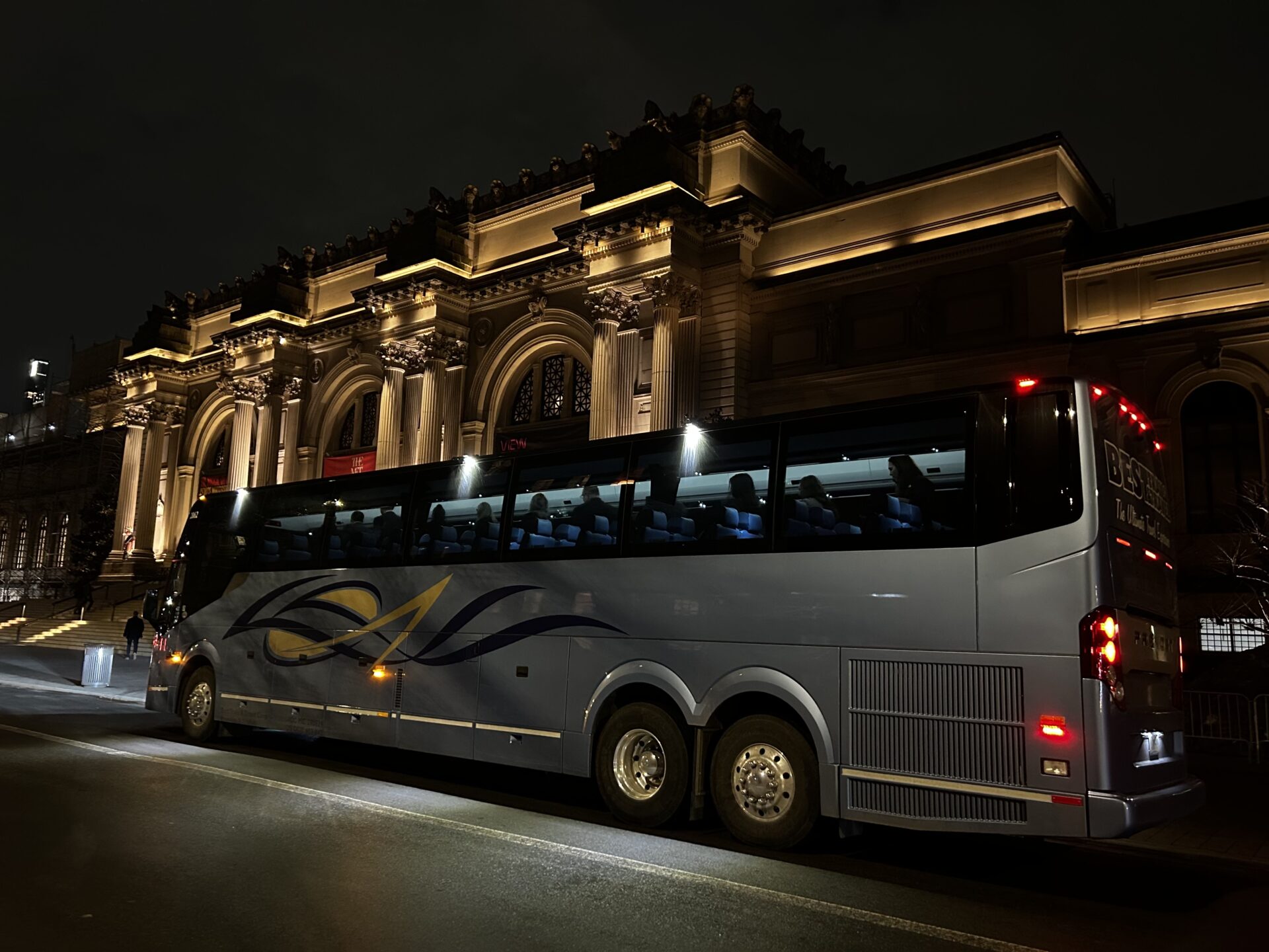 Luxury Charter Bus Manhattan NY